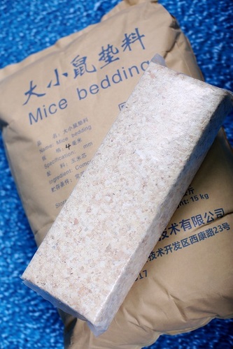 普通刨花垫料